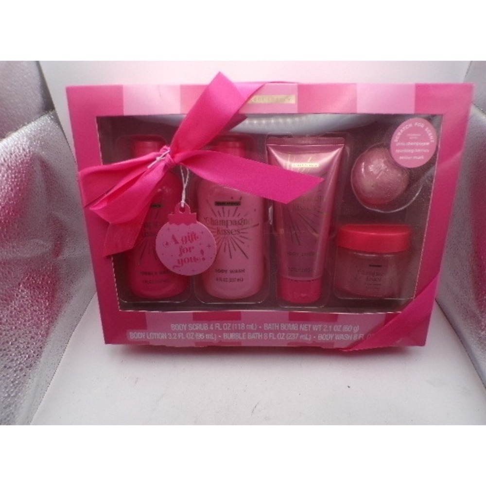 Bath&Body Works Champagne Kisses Gift Set Body Wash Lotion Bubble Bath Valentine